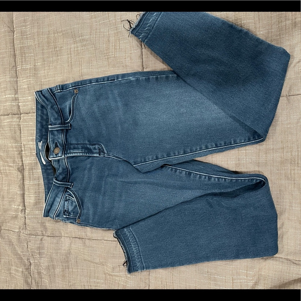 Old Navy Build-In-Warm Super Skinny Ankle Jean